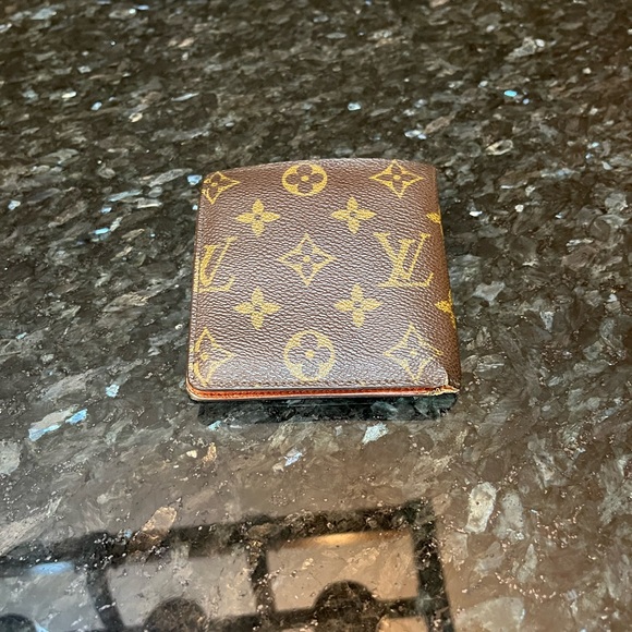 Authentic LV Wallet - Picture 3 of 8